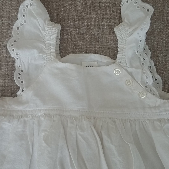 Baby Gap White Eyelet Dress/Top - Picture 2 of 7